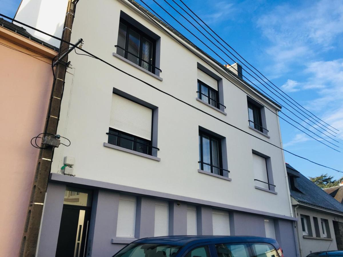 Grand Studio Avec Terrasse Proche De L'Hypercentre De Lorient Luaran gambar